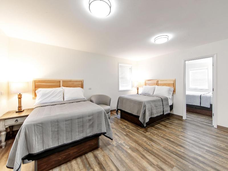 Southern Breeze Lodge image