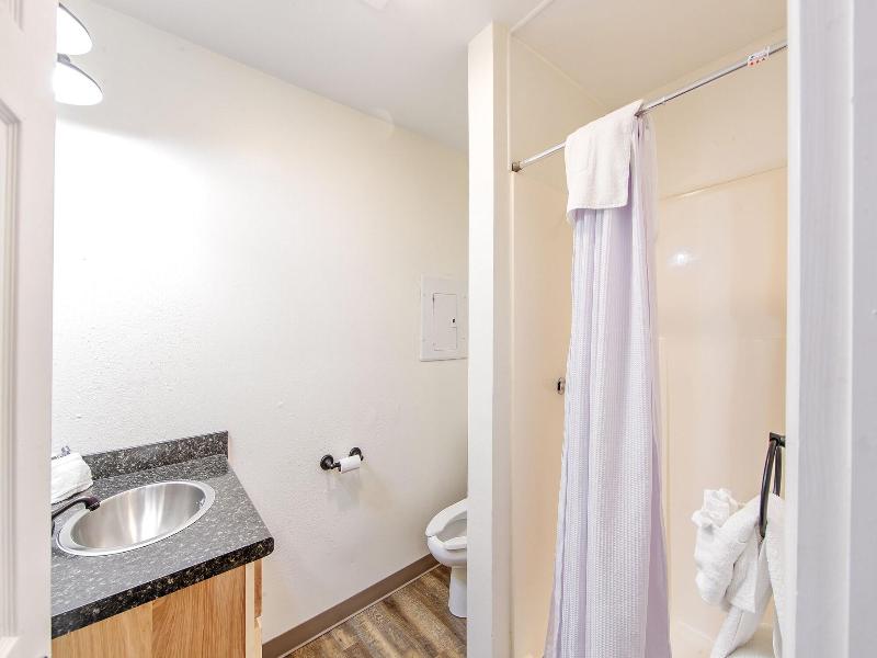 Southern Breeze Lodge image