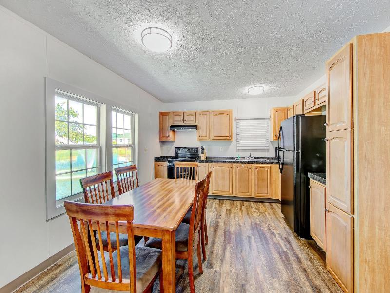 Southern Breeze Lodge image