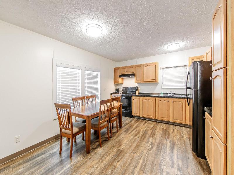 Southern Breeze Lodge image