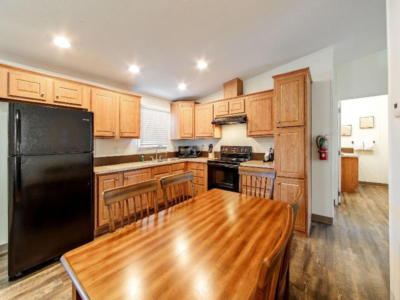 Southern Breeze Lodge image