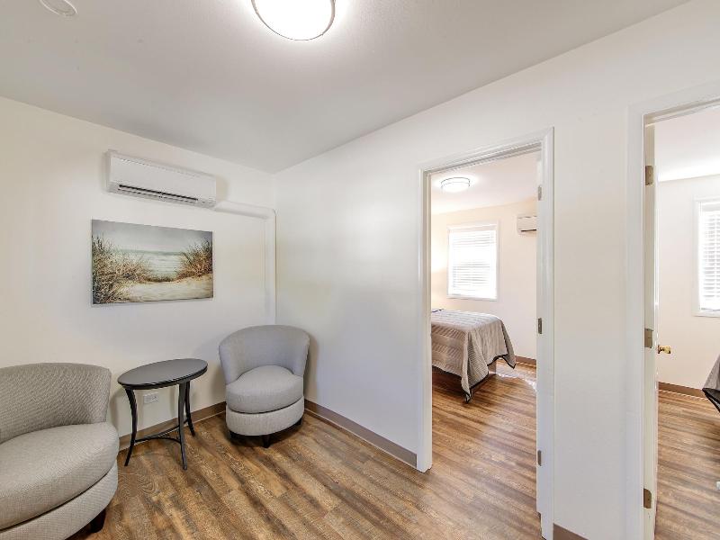 Southern Breeze Lodge image