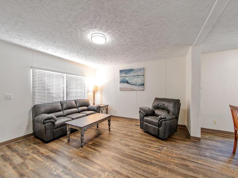 Southern Breeze Lodge image