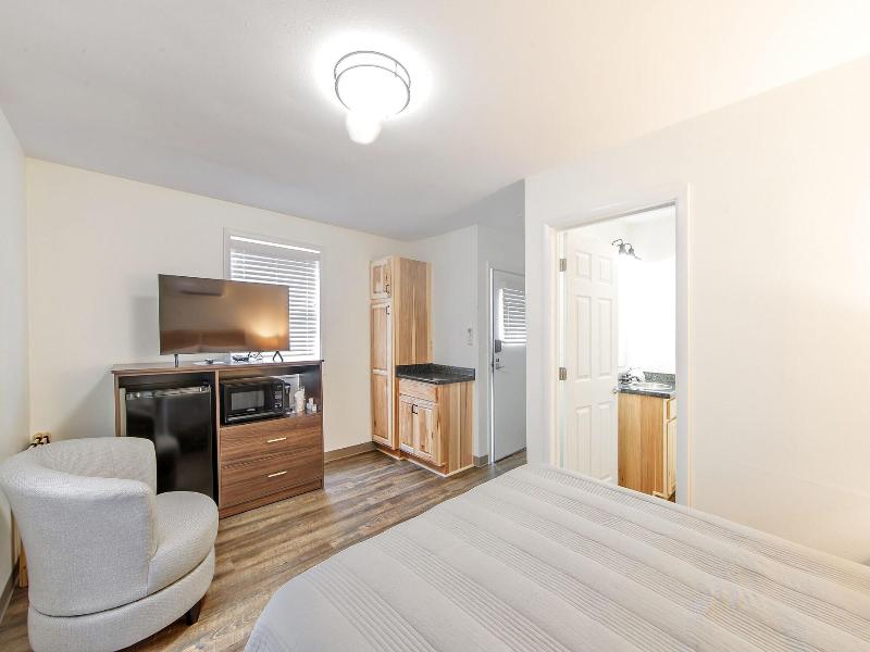 Southern Breeze Lodge image
