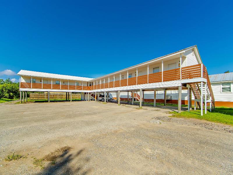 Southern Breeze Lodge image