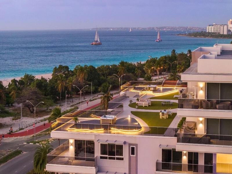 O Condominium Beachfront Residences image