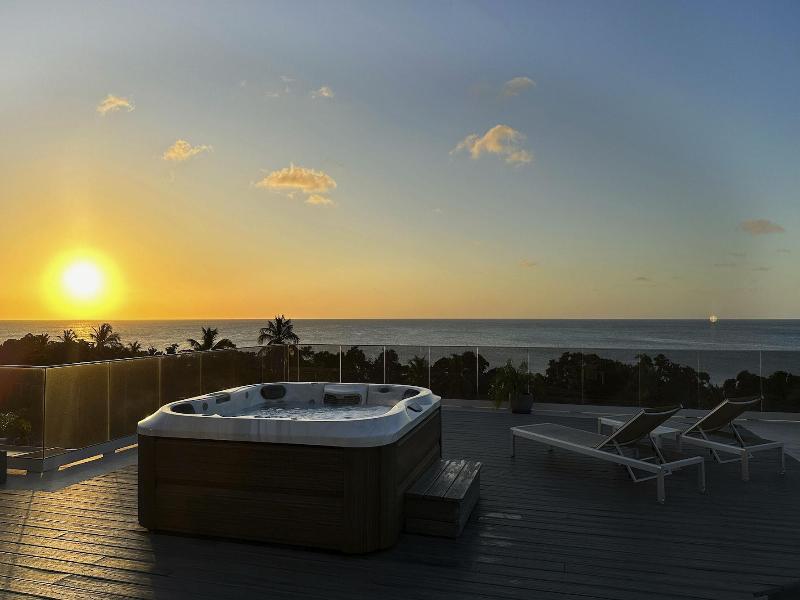 O Condominium Beachfront Residences image