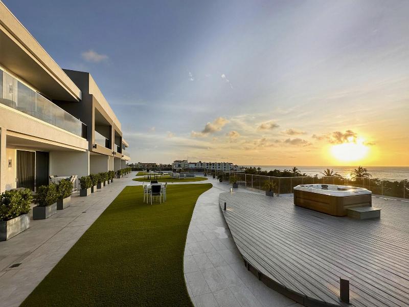 O Condominium Beachfront Residences image