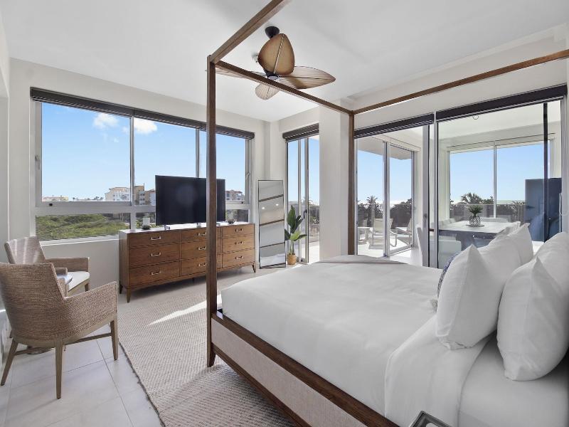 O Condominium Beachfront Residences image