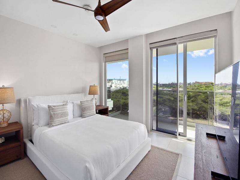 O Condominium Beachfront Residences image