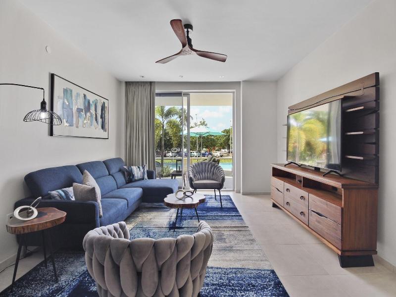 O Condominium Beachfront Residences image