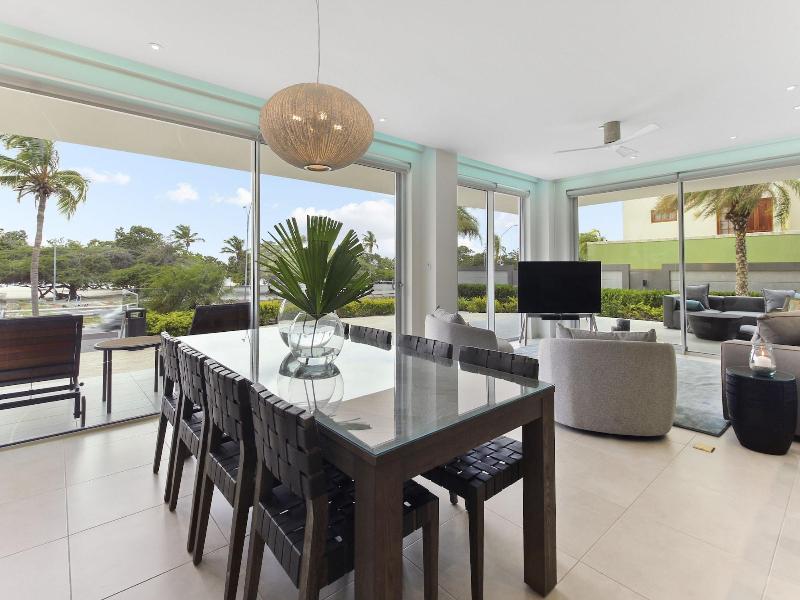 O Condominium Beachfront Residences image