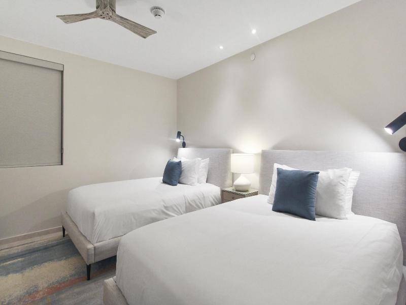 O Condominium Beachfront Residences image