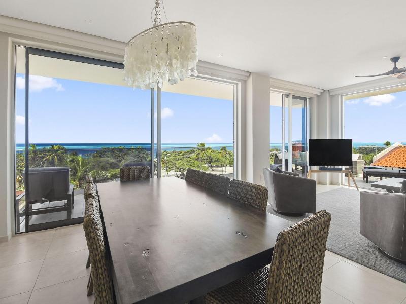 O Condominium Beachfront Residences image