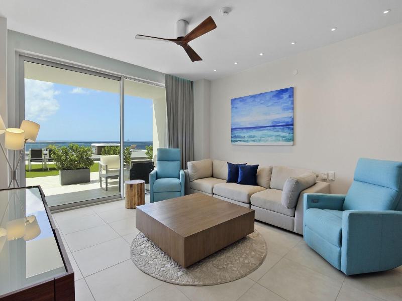 O Condominium Beachfront Residences image