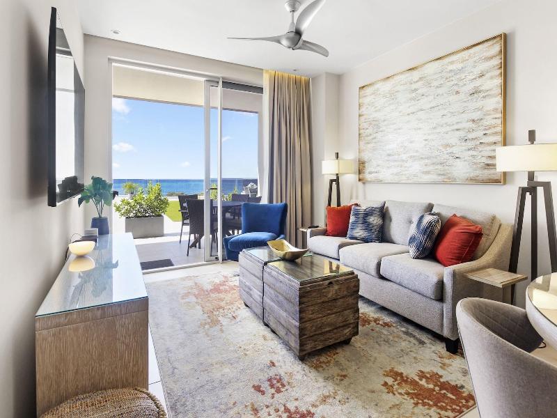 O Condominium Beachfront Residences image
