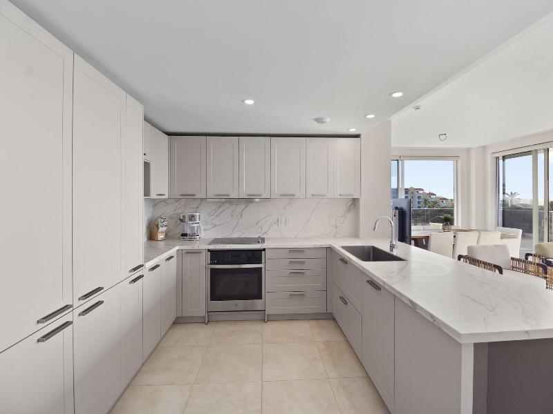 O Condominium Beachfront Residences image