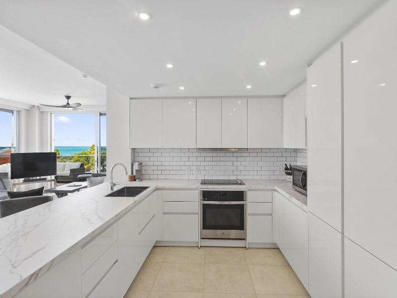 O Condominium Beachfront Residences image
