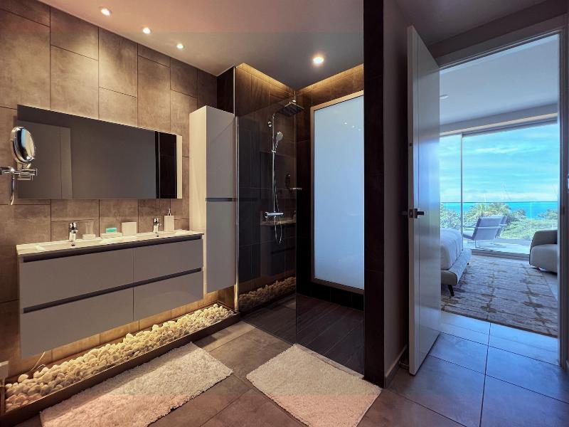 O Condominium Beachfront Residences image