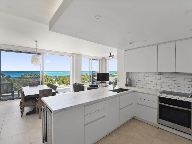 O Condominium Beachfront Residences image