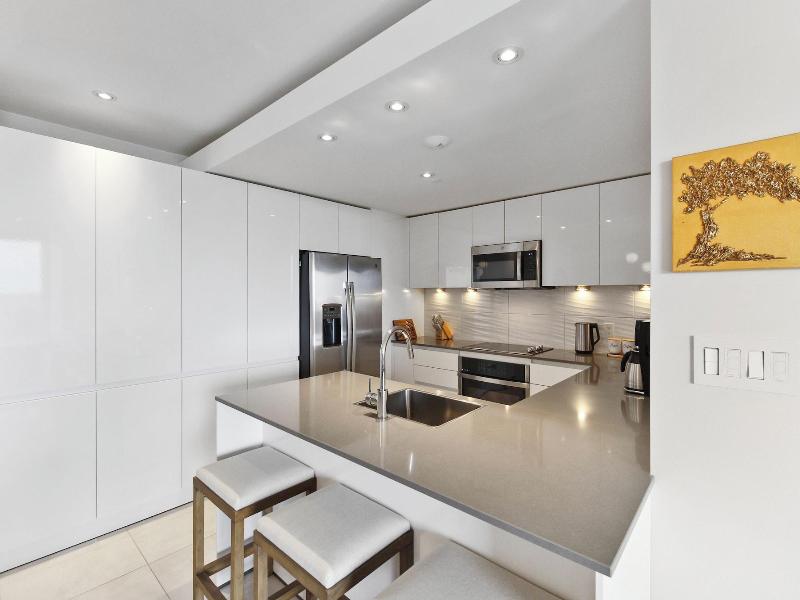 O Condominium Beachfront Residences image