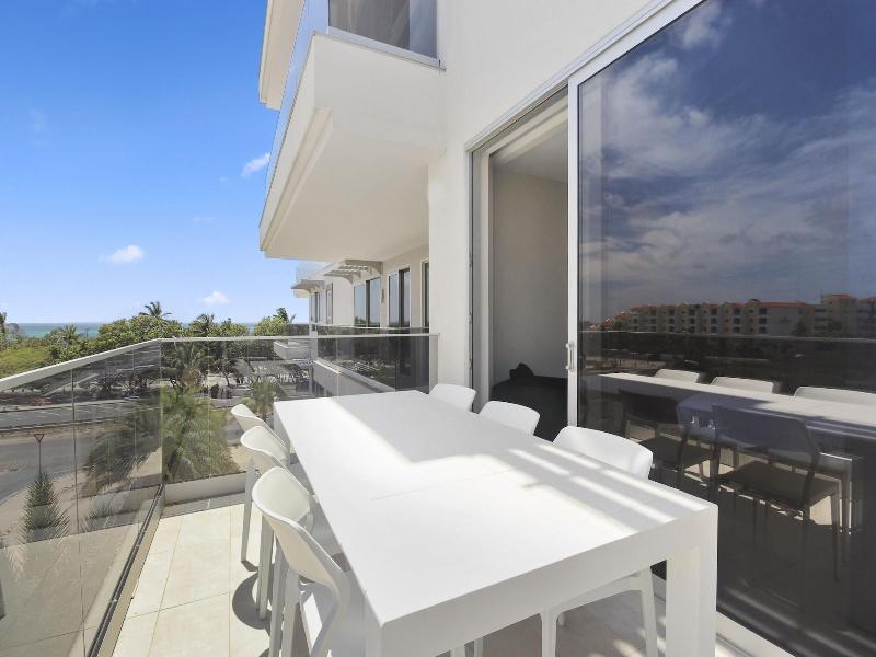O Condominium Beachfront Residences image