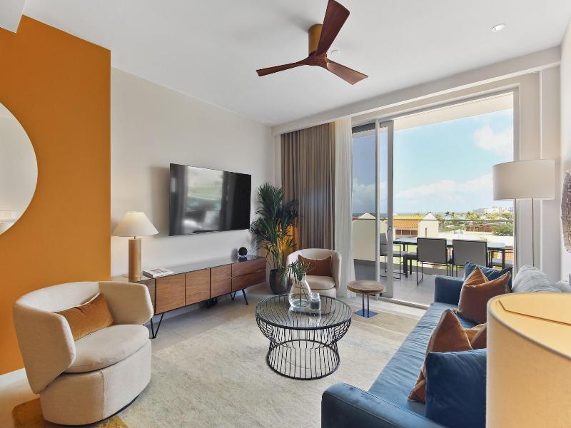O Condominium Beachfront Residences image