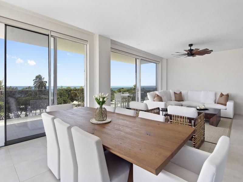 O Condominium Beachfront Residences image