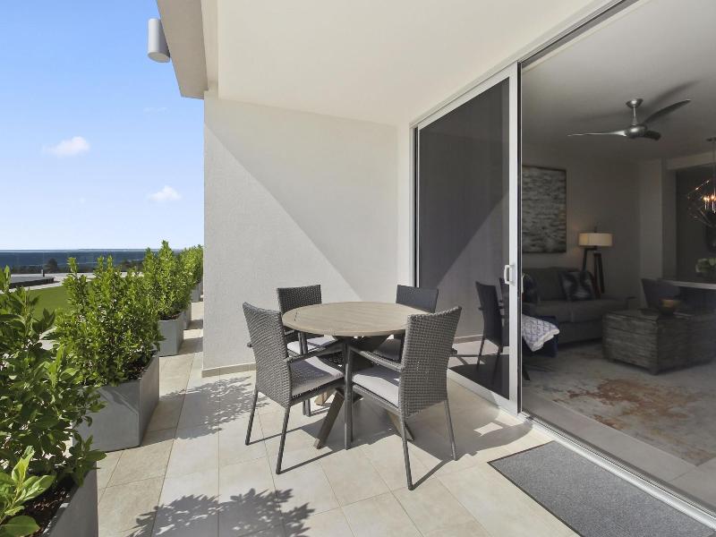 O Condominium Beachfront Residences image