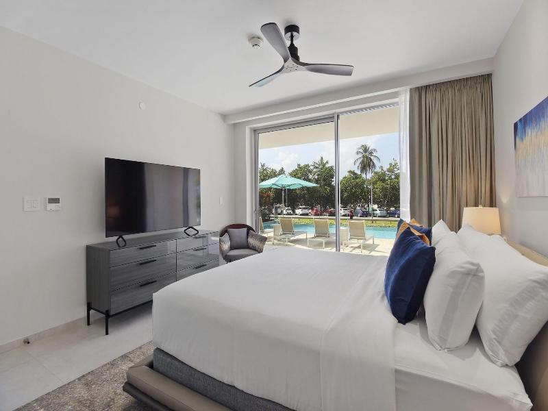 O Condominium Beachfront Residences image
