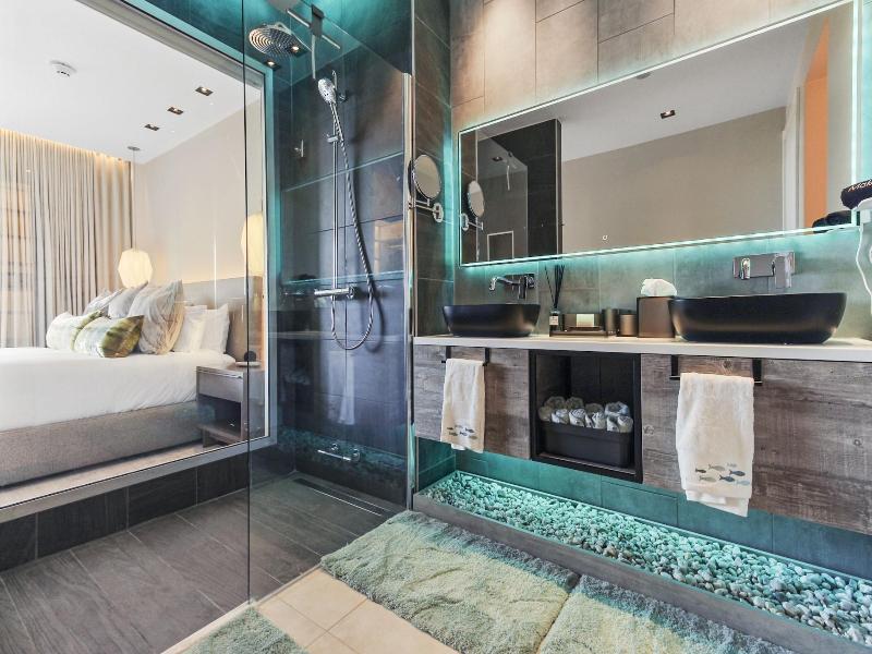 O Condominium Beachfront Residences image