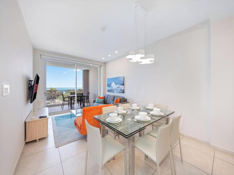 O Condominium Beachfront Residences image