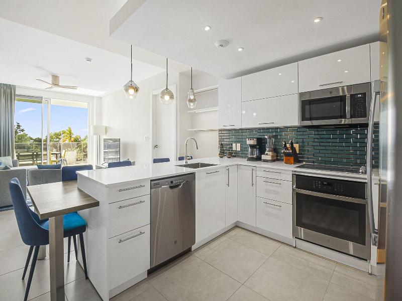 O Condominium Beachfront Residences image