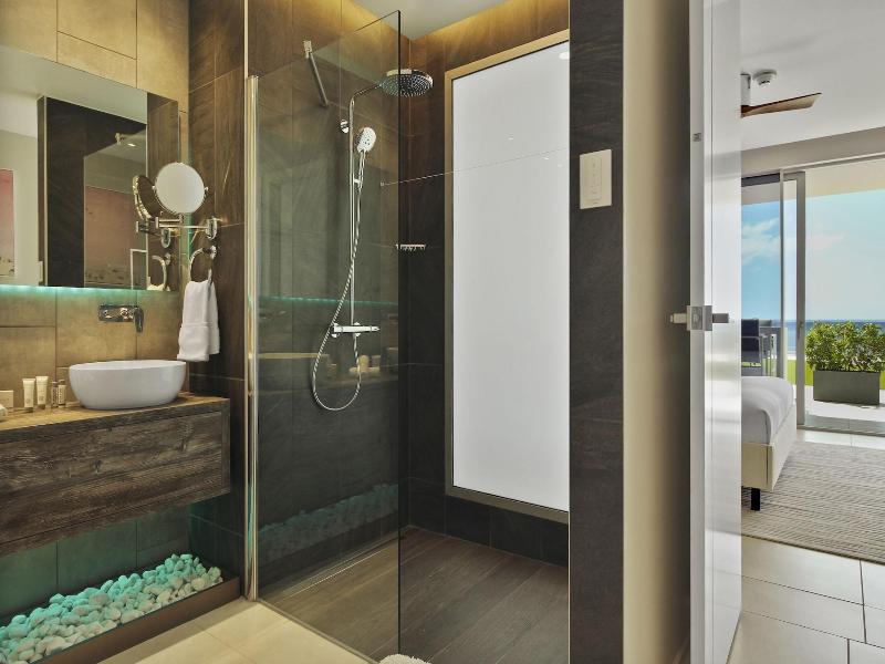 O Condominium Beachfront Residences image