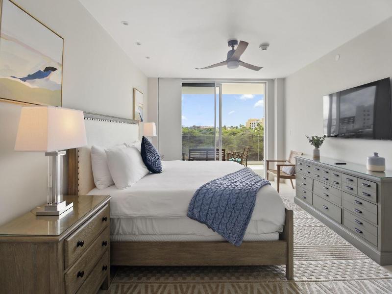 O Condominium Beachfront Residences image