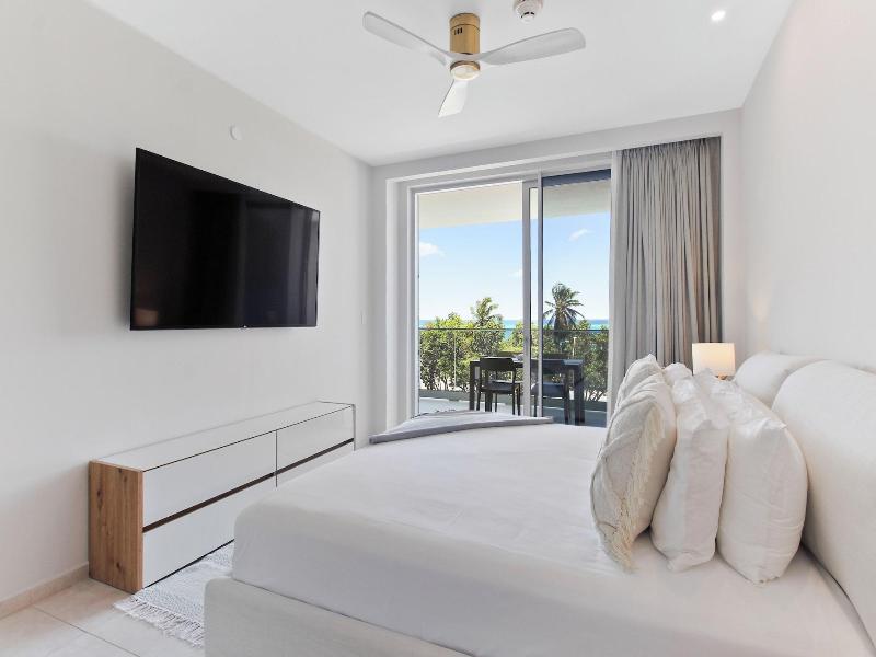 O Condominium Beachfront Residences image