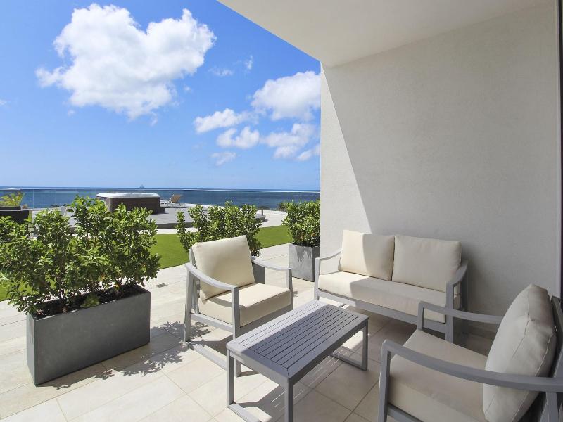 O Condominium Beachfront Residences image