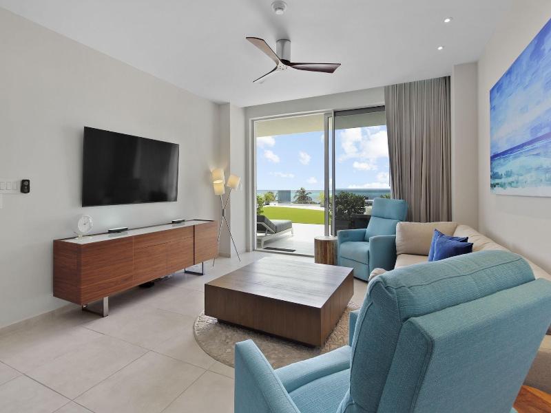O Condominium Beachfront Residences image