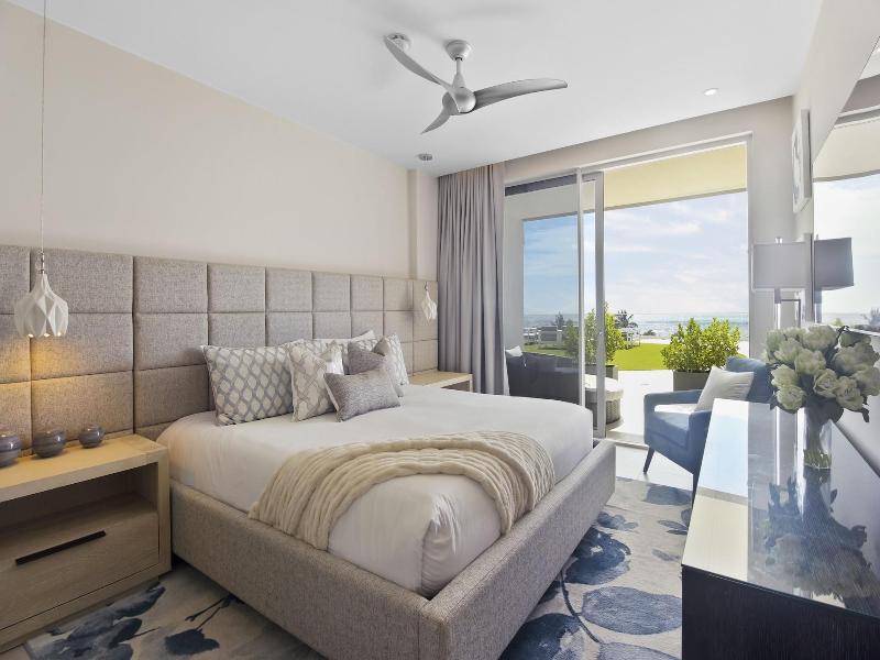 O Condominium Beachfront Residences image