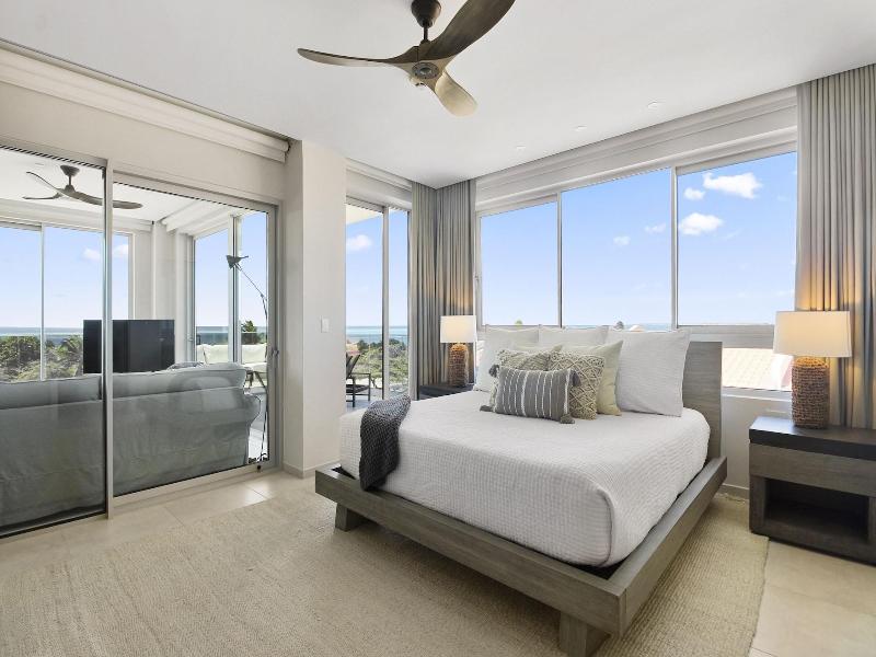 O Condominium Beachfront Residences image