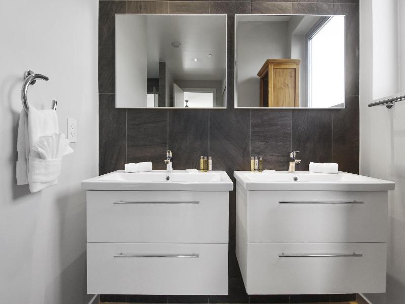 O Condominium Beachfront Residences image