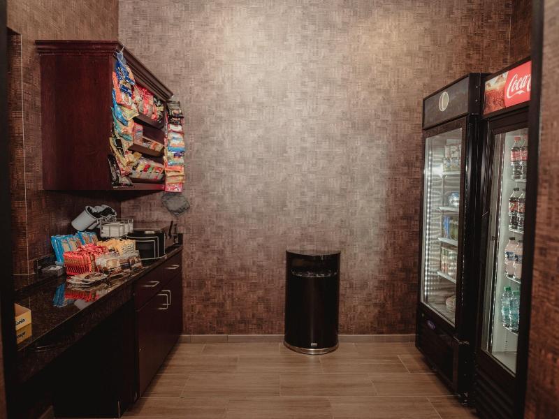 Cobblestone Hotel Suites Ottumwa — photo 25