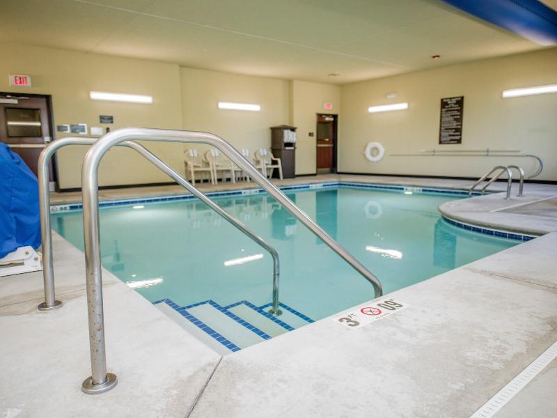Cobblestone Hotel Suites Ottumwa — photo 14