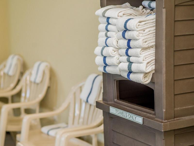 Cobblestone Hotel Suites Ottumwa — photo 17