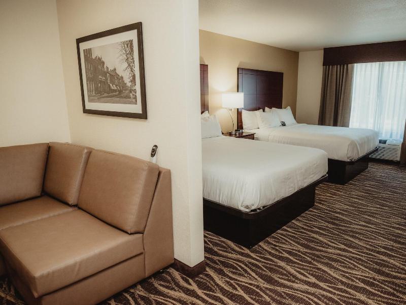 Cobblestone Hotel Suites Ottumwa — photo 47