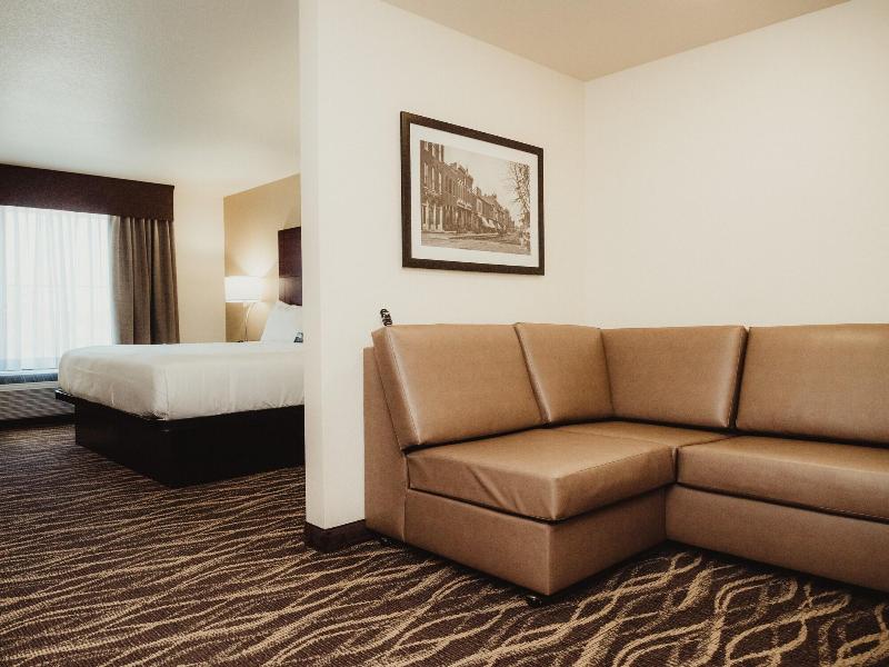 Cobblestone Hotel Suites Ottumwa — photo 45