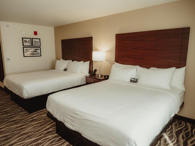 Cobblestone Hotel Suites Ottumwa — photo 43