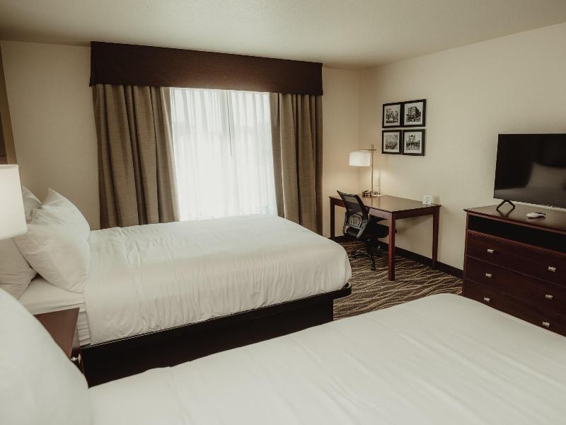 Cobblestone Hotel Suites Ottumwa — photo 42