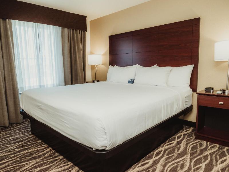 Cobblestone Hotel Suites Ottumwa — photo 38