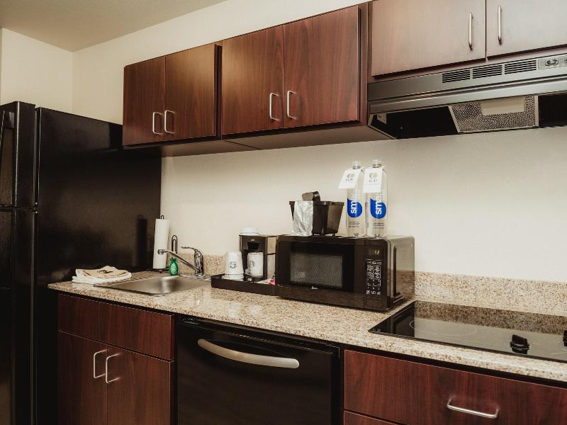 Cobblestone Hotel Suites Ottumwa — photo 37